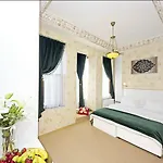 Ottoman Tulip 4*